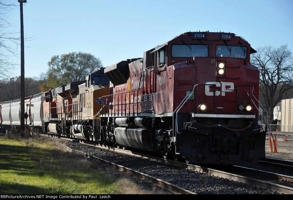 Sand train cruises west